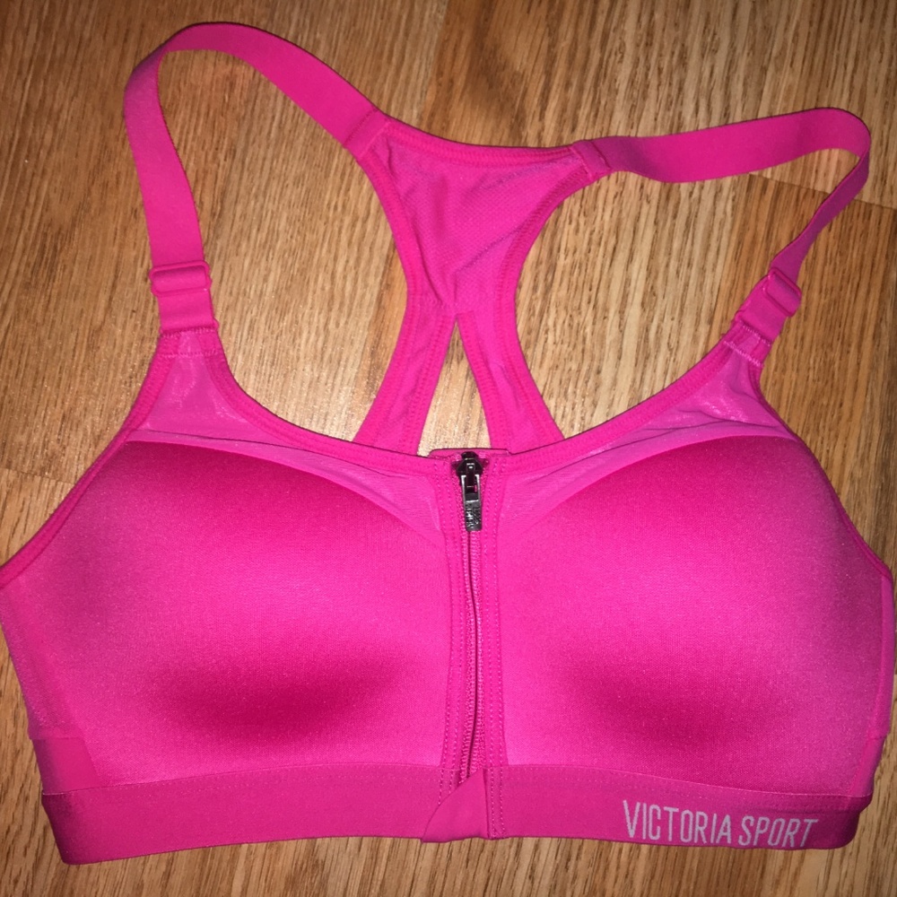 NWOT VS Incredible Front-Close Sport Bra